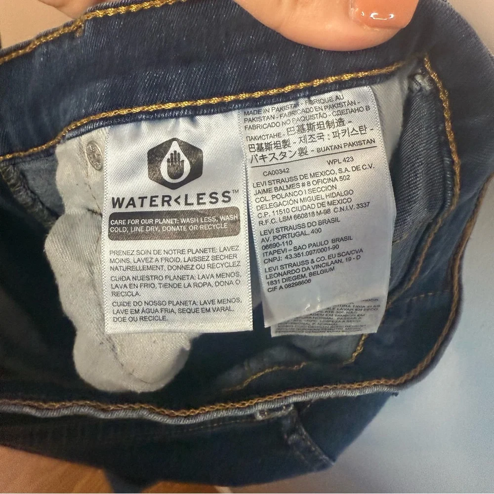LEVI’S 502 TAPER FIT MEN'S JEANS SZ/ 29X32 In excellent condition